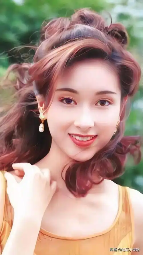 杨恭如气质柔美秀丽动人