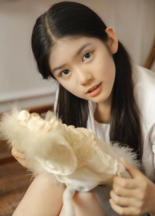 又发现了一位宝藏女孩14岁的她堪比明星她就是赵蕴卓