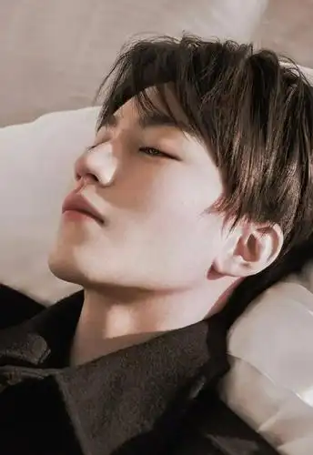 王俊凯撩人壁纸大半夜能把自己帅醒的少年