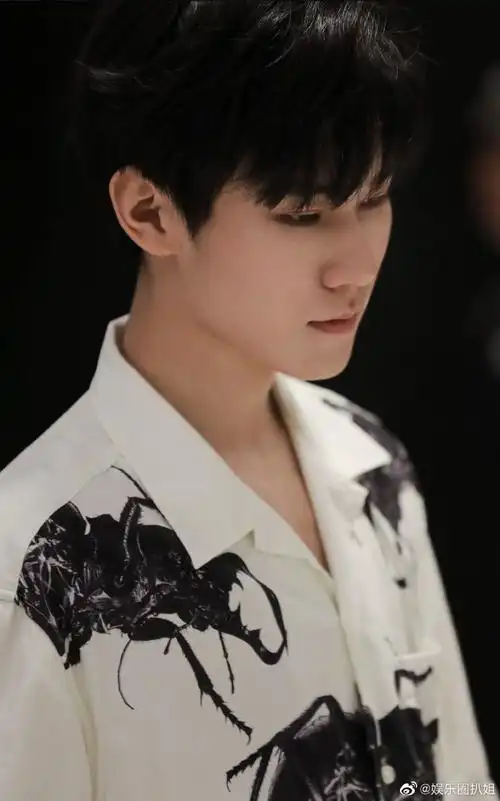 张真源晒vlog告别18岁