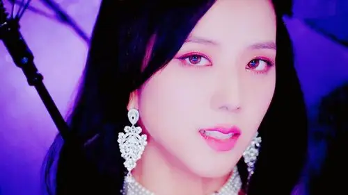 金智秀jisoo 「抱图点赞喜欢收藏.」