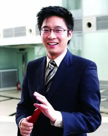 霍启山被曝买豪宅求婚嫩模曾与章子怡热恋两年