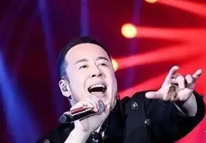 左拥右抱,私生活混乱,杨坤和那英不再被世界宽容_田震_关系_网友