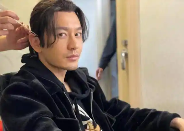 网友:有一种想抱过去的冲动_黄晓明_身材_儿子