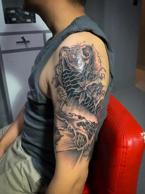 鲤鱼_纹身图案手稿图片_小黎的纹身作品集