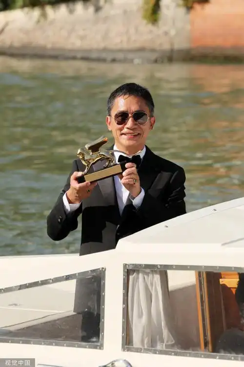 梁朝伟领取威尼斯终身成就奖##威尼斯电影节