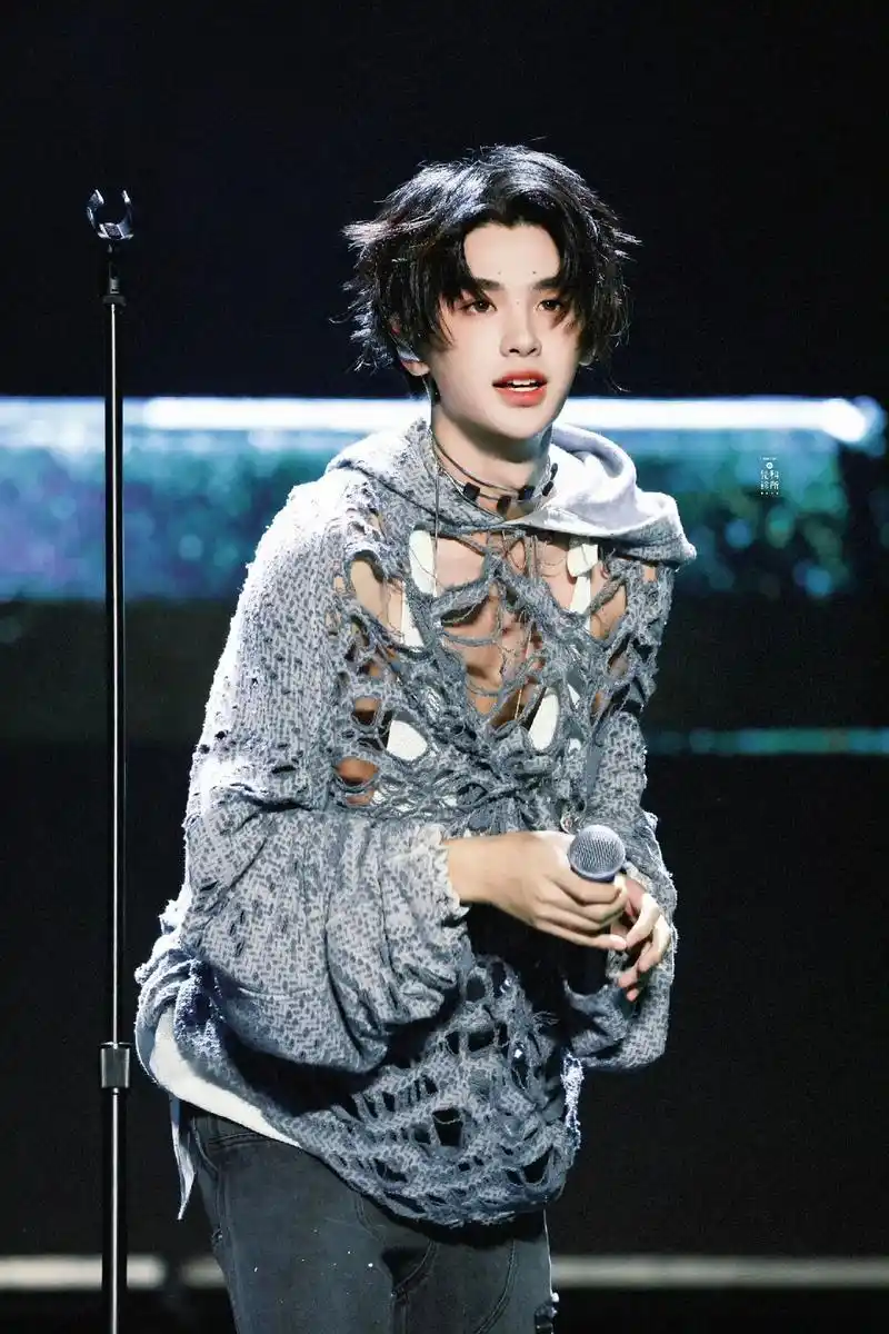 帅宝宝啊啊啊#黄明昊justin #黄明昊封神造型图 #芒禾 - 抖音