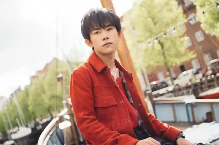 欧阳娜娜吻戏王源荧屏初吻献给欧阳娜娜