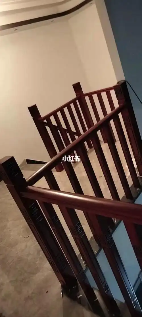 木楼梯扶手