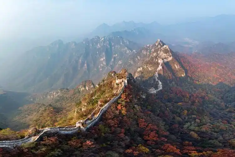 又见长城秋色:箭扣长城位于京郊怀柔区西北的八道河乡境内,海拔1141米