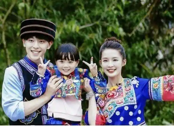 八字示爱方法(邓伦八字表白李沁!