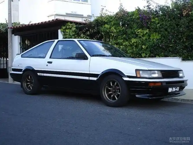 toyota ae86 levin 驾驶者:秋山涉