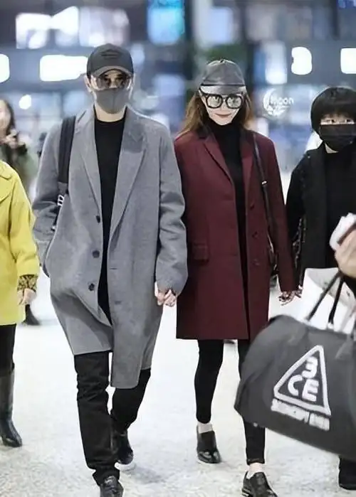 万万没想到,被邱泽甩掉的唐嫣,如今在罗晋手里变得"闪闪发光"