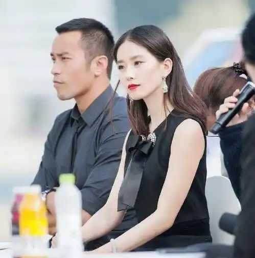 刘诗诗才是"合影杀手",杨幂驼背被碾压,连刘亦菲都输了_倪妮_气质_李