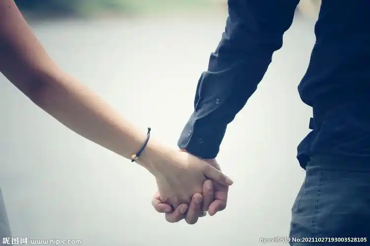 6000*4000像素格式:jpg颜色:rgb100共享分×关 键 词:握手 男女牵手