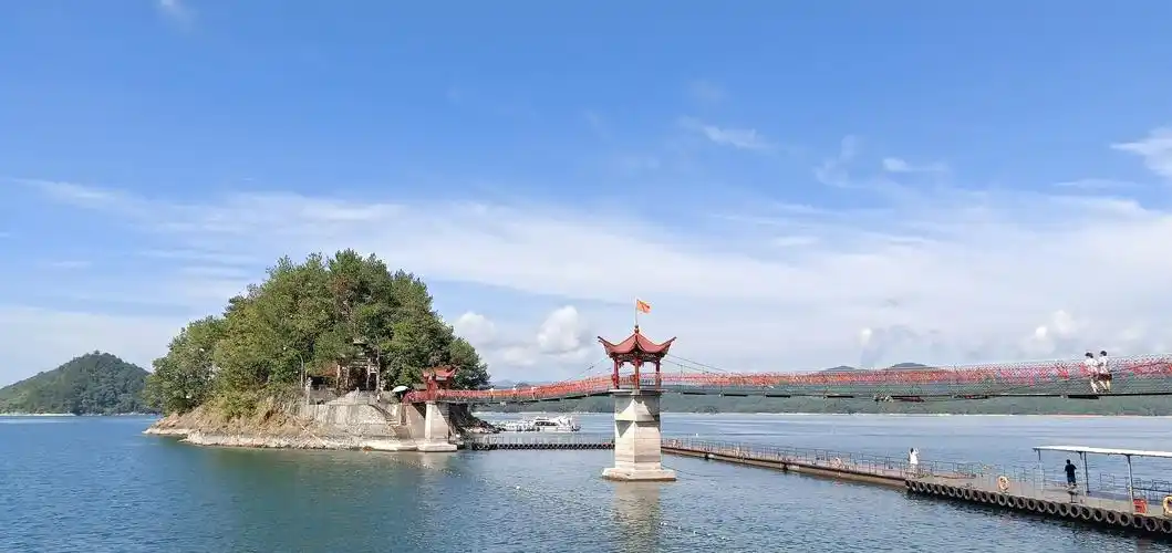 蓝天白云绿水青山