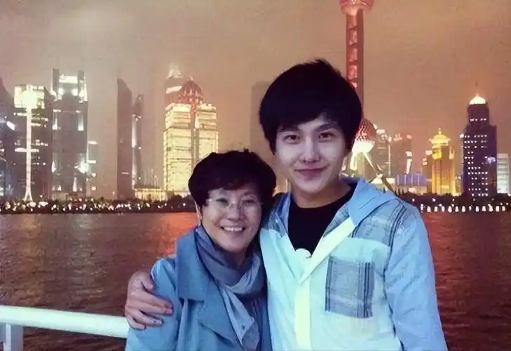 军艺出身,根红苗正,三十而立的杨洋配成为"顶流"