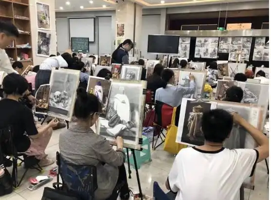 美术生画贾玲素描像,被网友调侃灵魂画师,本尊:你确定是我吗?