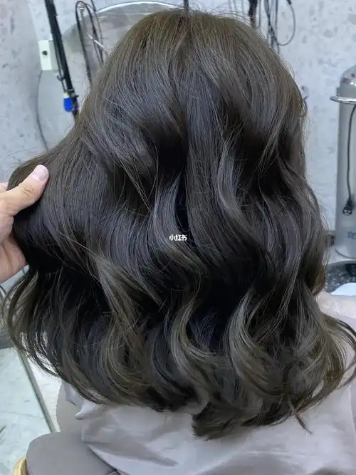 广州艾老师  #广州烫发  #广州接发  #广州染发  中短发烫这种水波纹