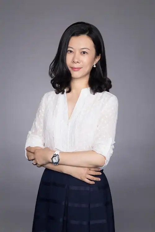 主持过《时代杂志》,《钱来钱往有话说》,《边走边聊》,《大城小事》