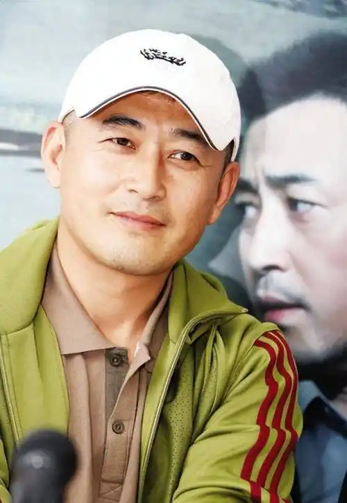 王志飞和张歆艺相恋7年分手后,转身娶小15岁娇妻,今婚姻状况如何_李健