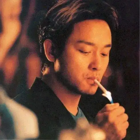难以忘记张国荣吸烟的十大经典镜头