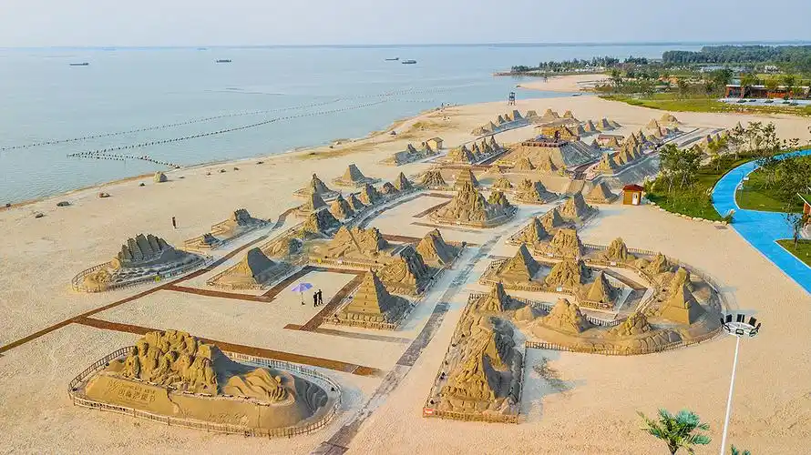 有人说宿迁骆马湖沙滩,比连云港的海滩还好,不是海滩,更胜海滩