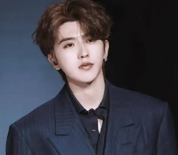 男主令人满意不过非常可惜的就是官方已经官宣过演员阵容了呢!