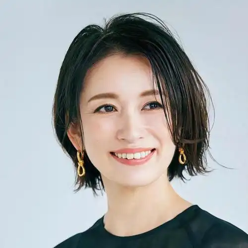 50岁妈妈用发型宠成少女看这16款鲍勃发型显年轻很洋气