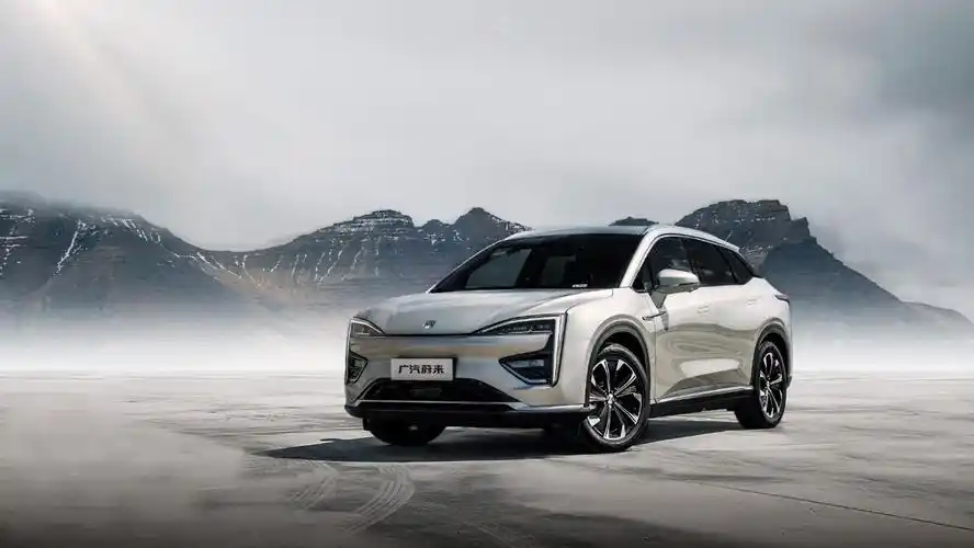 先是世界新能源汽车大会强调坚持走绿色,低碳,可持续发展道路,后有