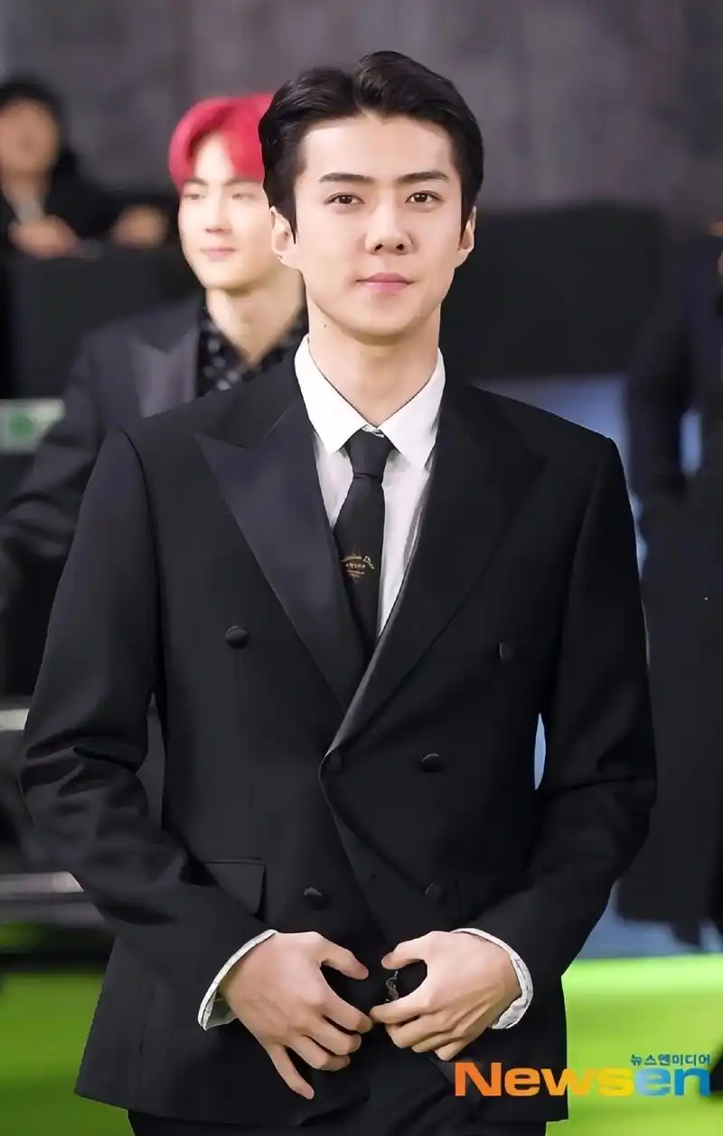 吴世勋 来给老公选一套西装 - 抖音