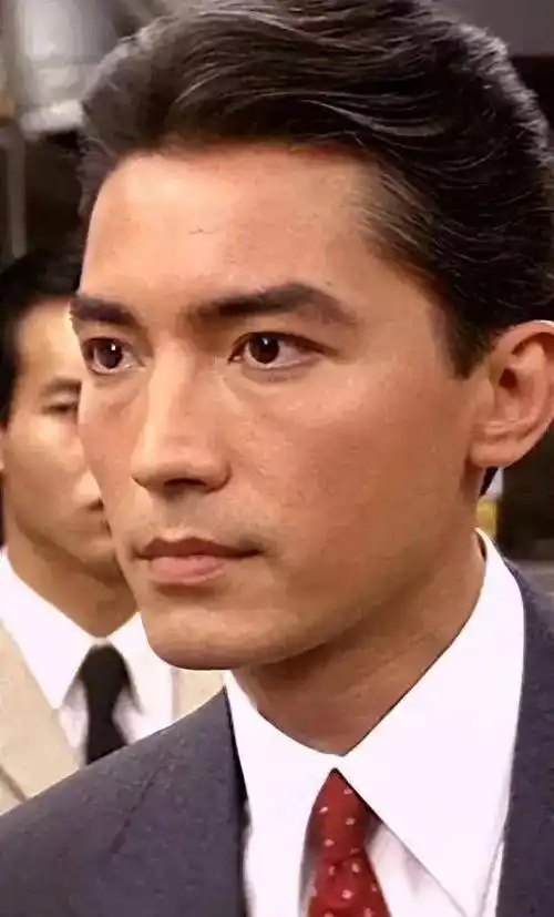 尊龙近况揭秘风采依旧魅力不减当年