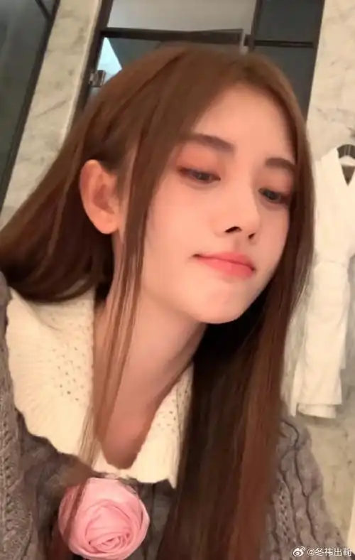 花间令#jjy#鞠婧祎仙剑四#jjy#鞠婧祎下月有杂志#    "月光透光窗 光