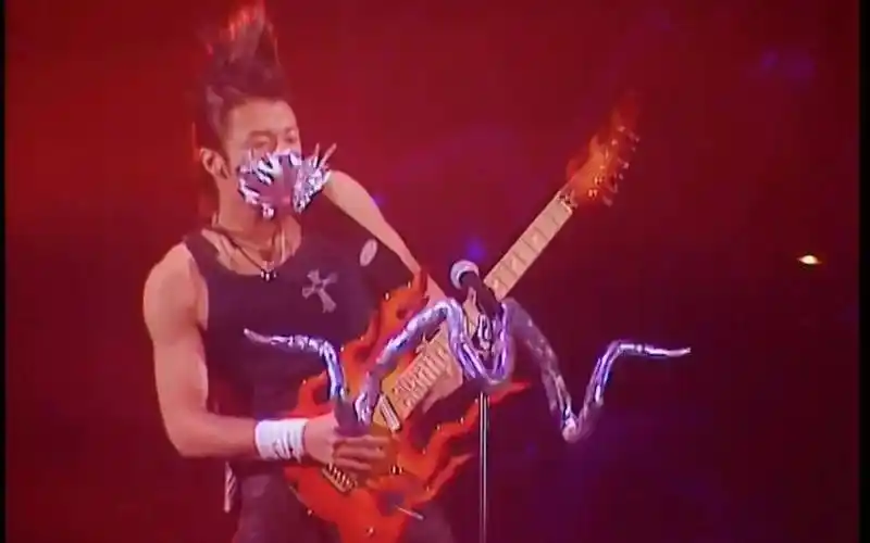 谢霆锋退出加拿大籍遭群嘲网友终于等到你翻车