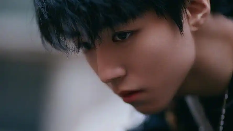 明星王俊凯明星风尚壁纸1