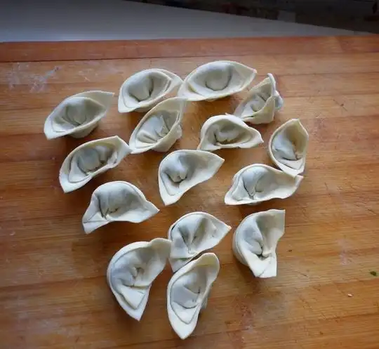 猪耳朵韭菜鲜肉饺子