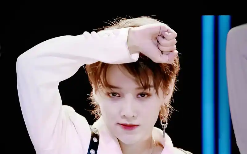 【刘雨昕】破风直拍|"直到千万颗星星带着微光点亮无尽的深渊"