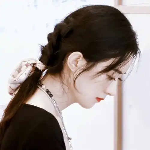 赵丽颖头像要把温柔和例外留给值得的人