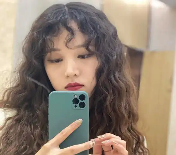 发际线高的女生,多留这几款发型,显瘦又女神,对发量没要求