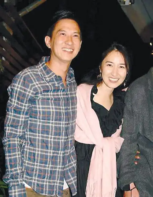 回顾关咏荷放弃豪门嫁爱情张家辉娶了她真是太幸运了