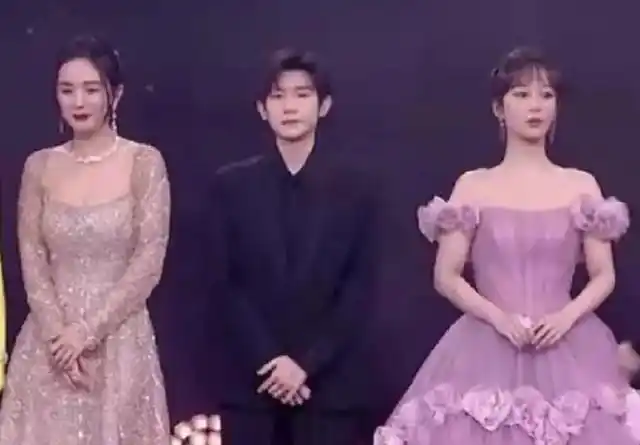 杨紫和杨幂同框比美,竟然赢了!