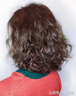 春节烫发就选烫小卷洋气修颜美如仙