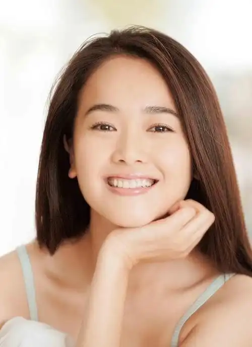 体操冠军左小青,被曝感情混乱,嫁给大20岁的富商后她去哪了?