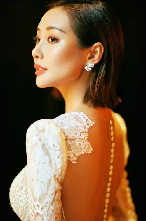 李纯美照来袭一如既往的迷人