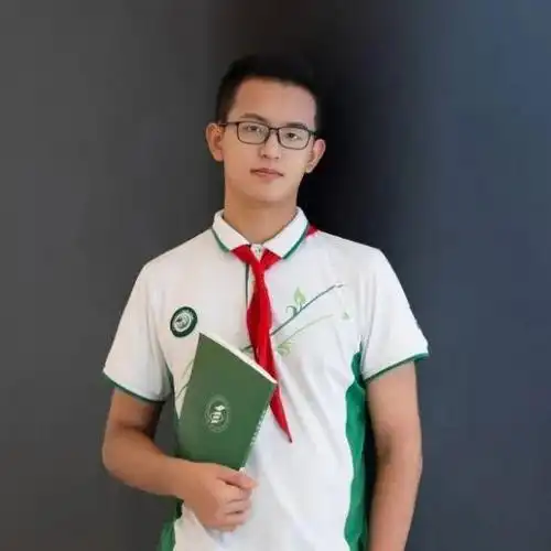 四川省成都市第十七中学校孙守朴当我们长成参天大树,就是为实现伟大