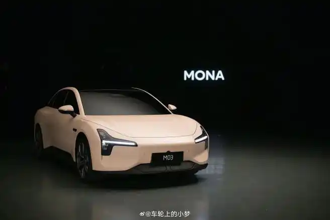 小鹏汽车ceo何小鹏在发布会上宣布,mona m03的售价将亲民地控制在20
