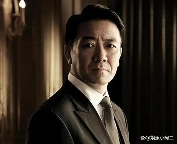 演"硬汉"的5位演员,个个一身正气,取代"浓妆艳抹"的男星