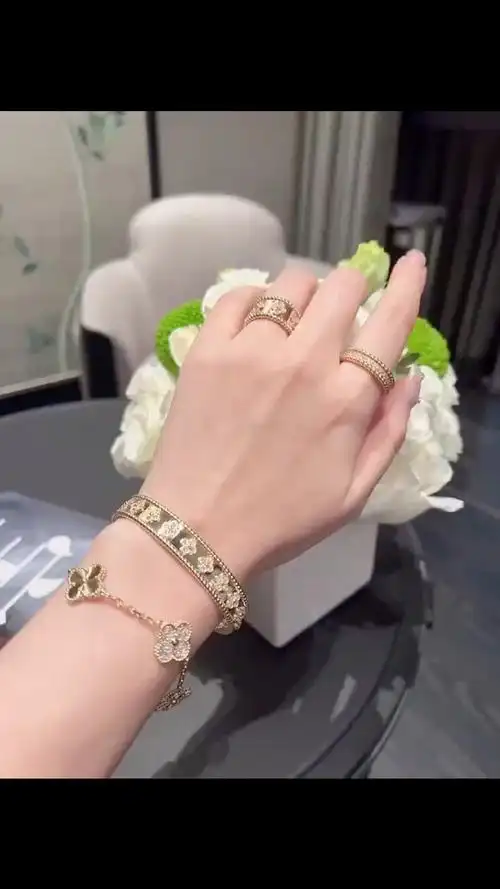 梵克雅宝 万花筒手镯 心怀幸运之愿 方能成为幸运之士-度小视