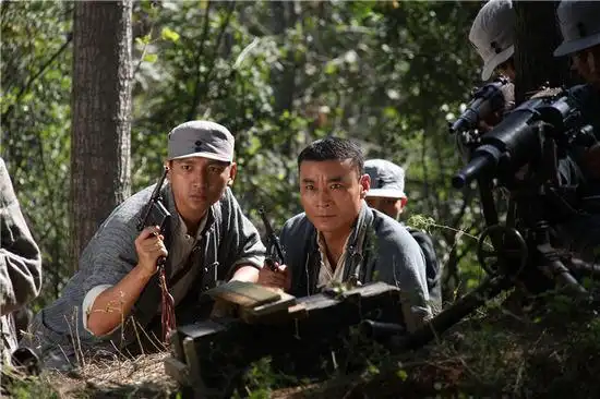 《铁道游击队2》开播 红色精神混搭绿林气质