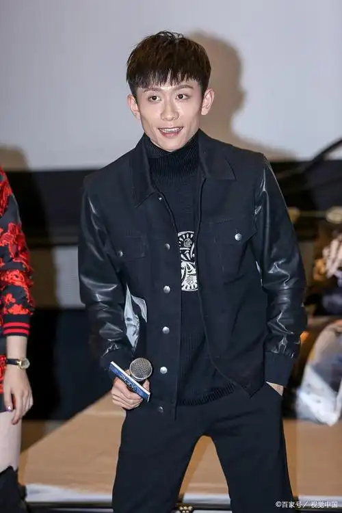 张一山是中国内地的著名男演员,曾经因为在《家有儿女》中饰演刘星而